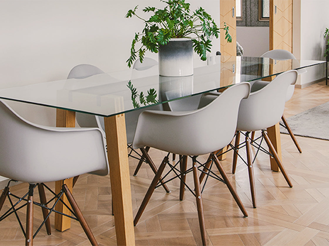 Modern Glass Dining Room Aesthetics