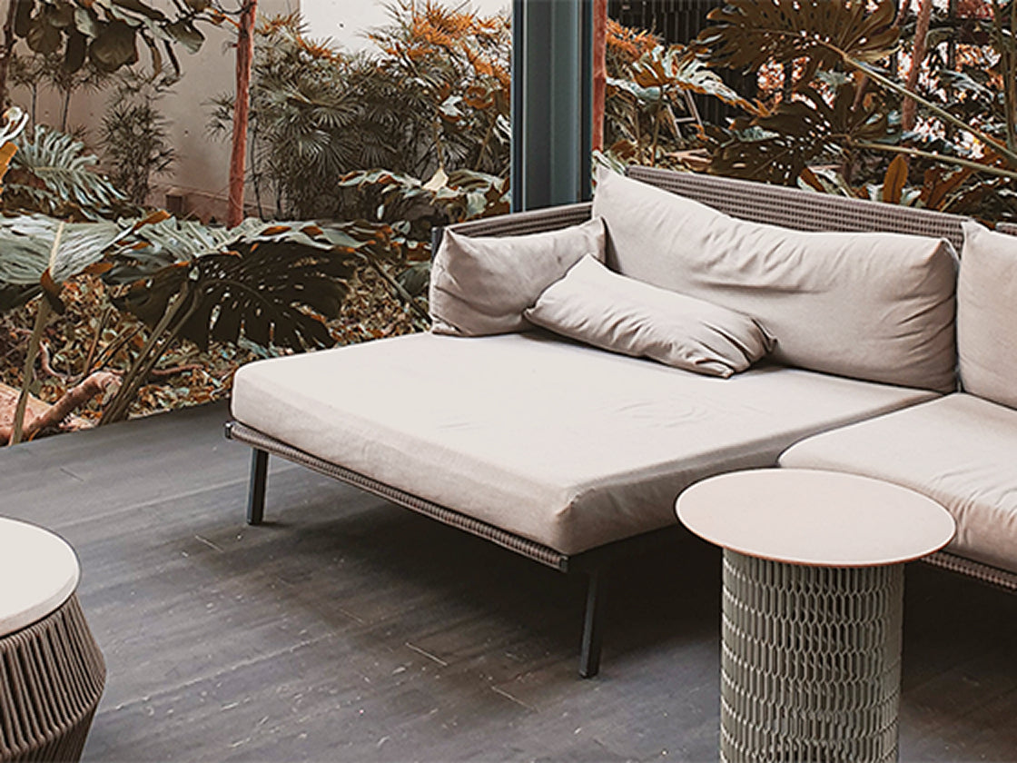 Crafting High-Comfort Outdoor Living Rooms
